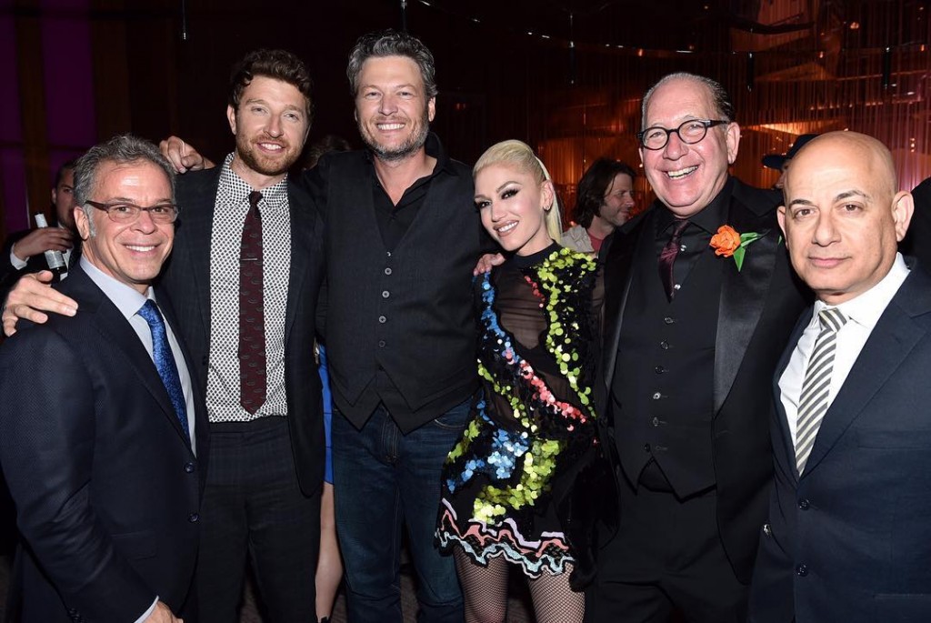 scene and heard gwen stefani blake shelton country music awards