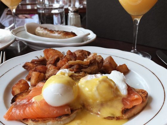 Bottomless Mimosas - View the VIBE