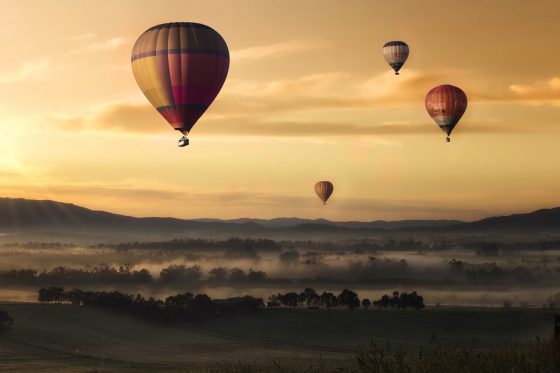 balloon flying