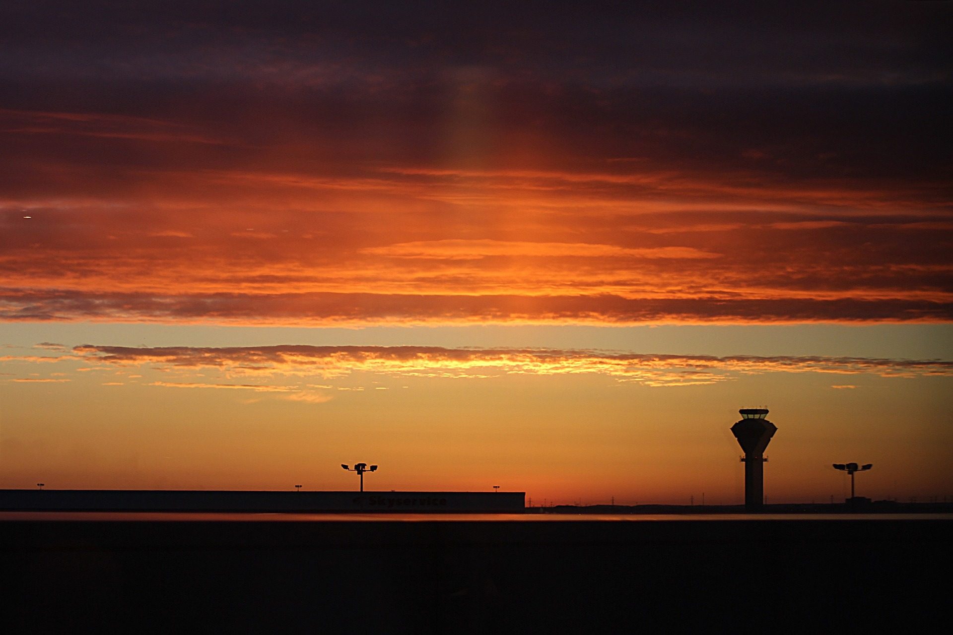 The Best Airport Lounges at Toronto Pearson Revealed