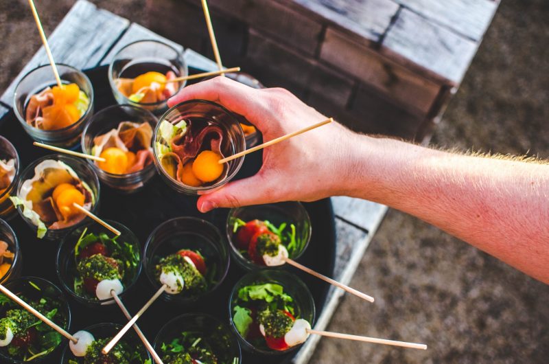 Catering: Holding Glasses