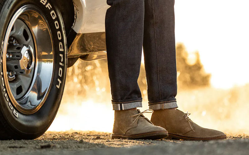 Chukka boots with outlet jeans