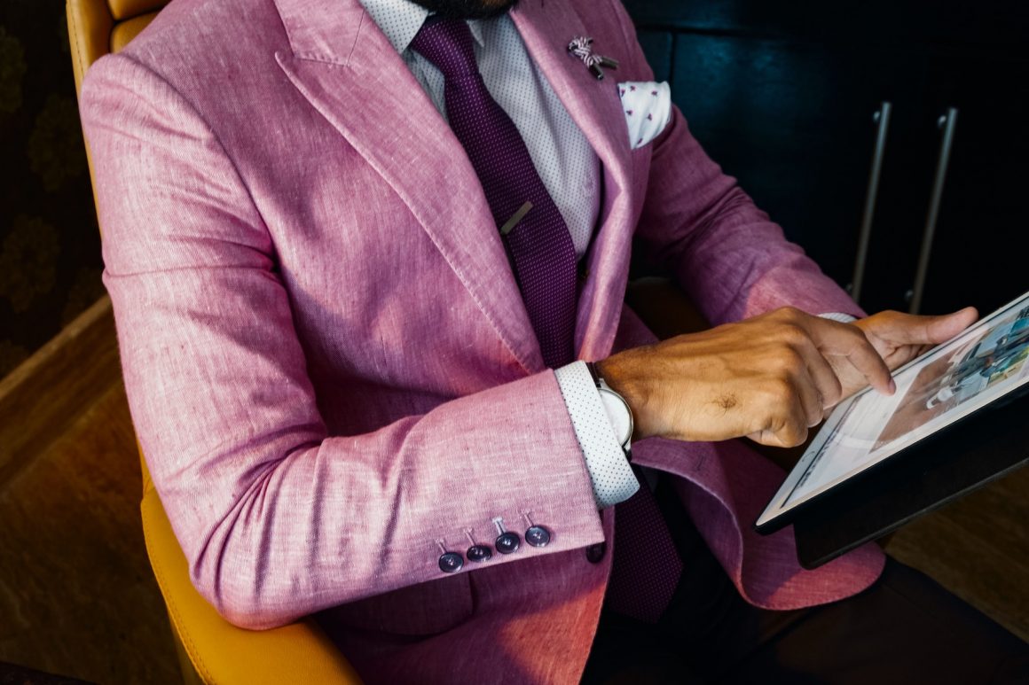 Men's pink suit tailoring