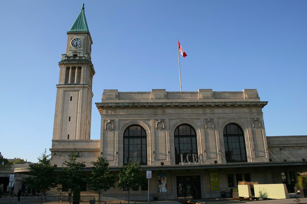 Summerhill LCBO architecture