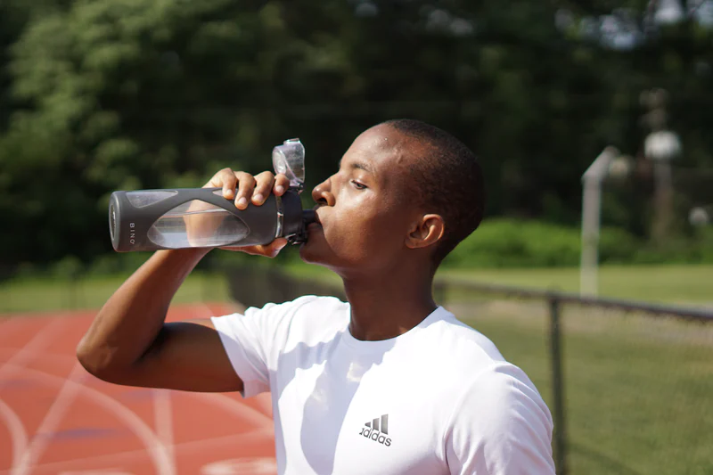 Staying Cool During A Heat Wave drink water