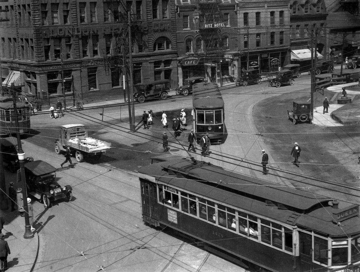 History of ttc queen streetcar