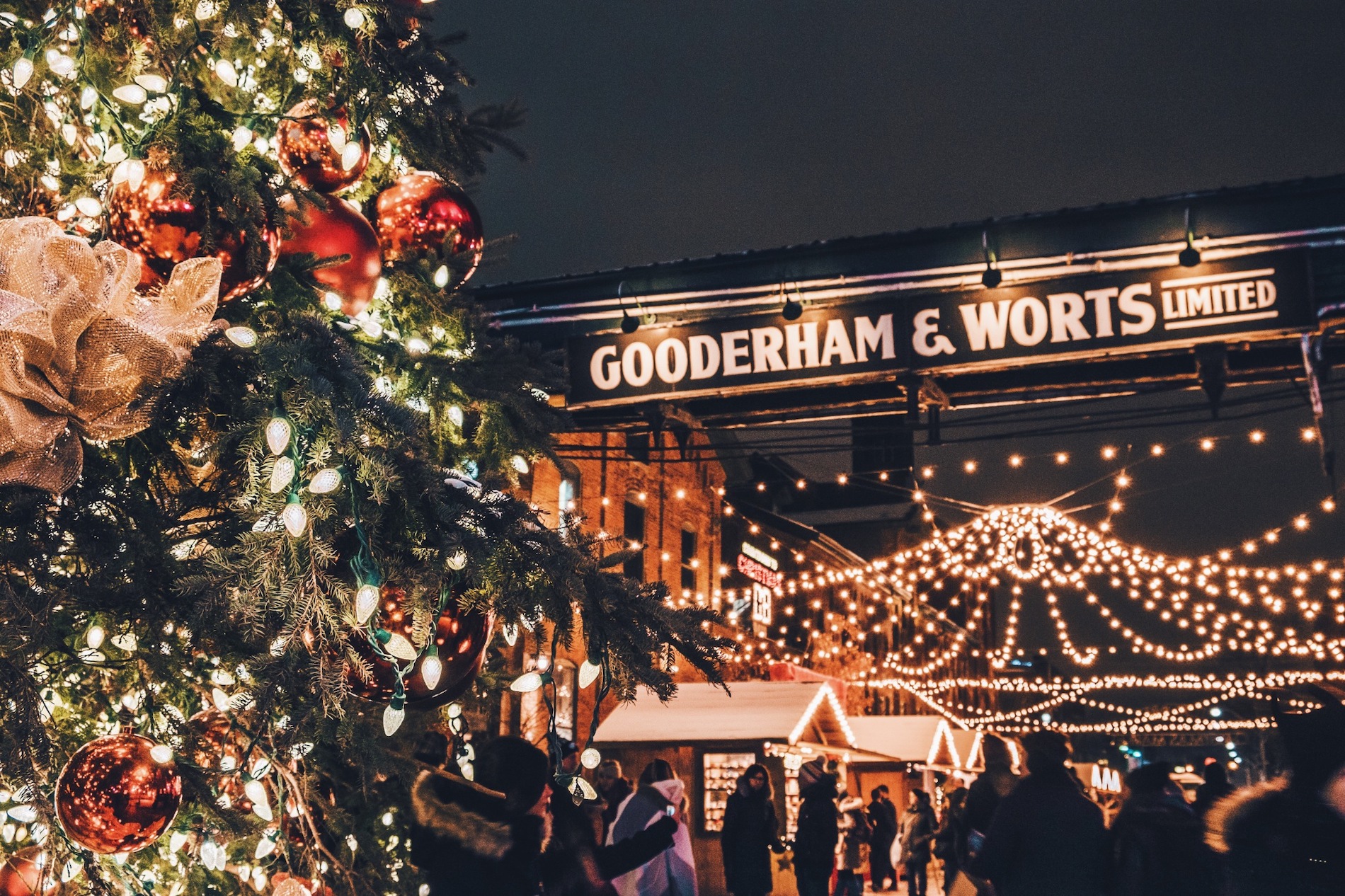 Christmas Spirit in Toronto Market Tree 2021