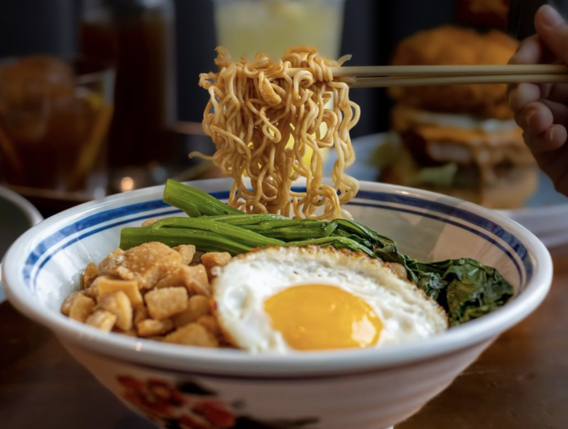 Enjoy Hong Kong Desserts At This Café In Toronto View the VIBE Toronto