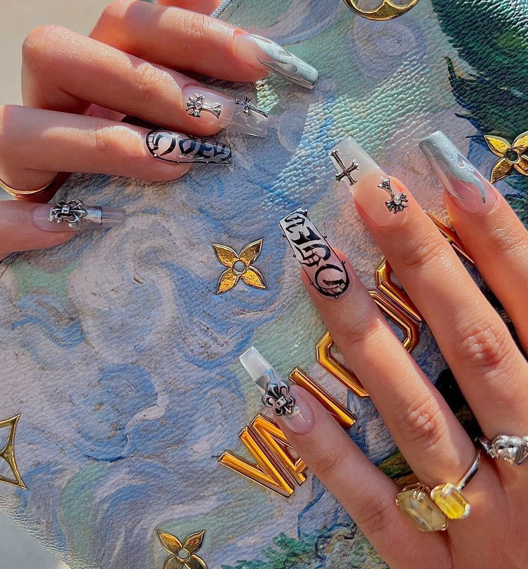 bougie Louis Vuitton nails  Louis vuitton nails, Nails, Acrylic nails