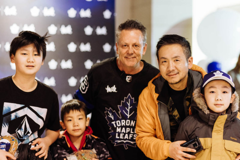 Leafs Alumni Doug Gilmour brings iconic style and holiday cheer at today’s game