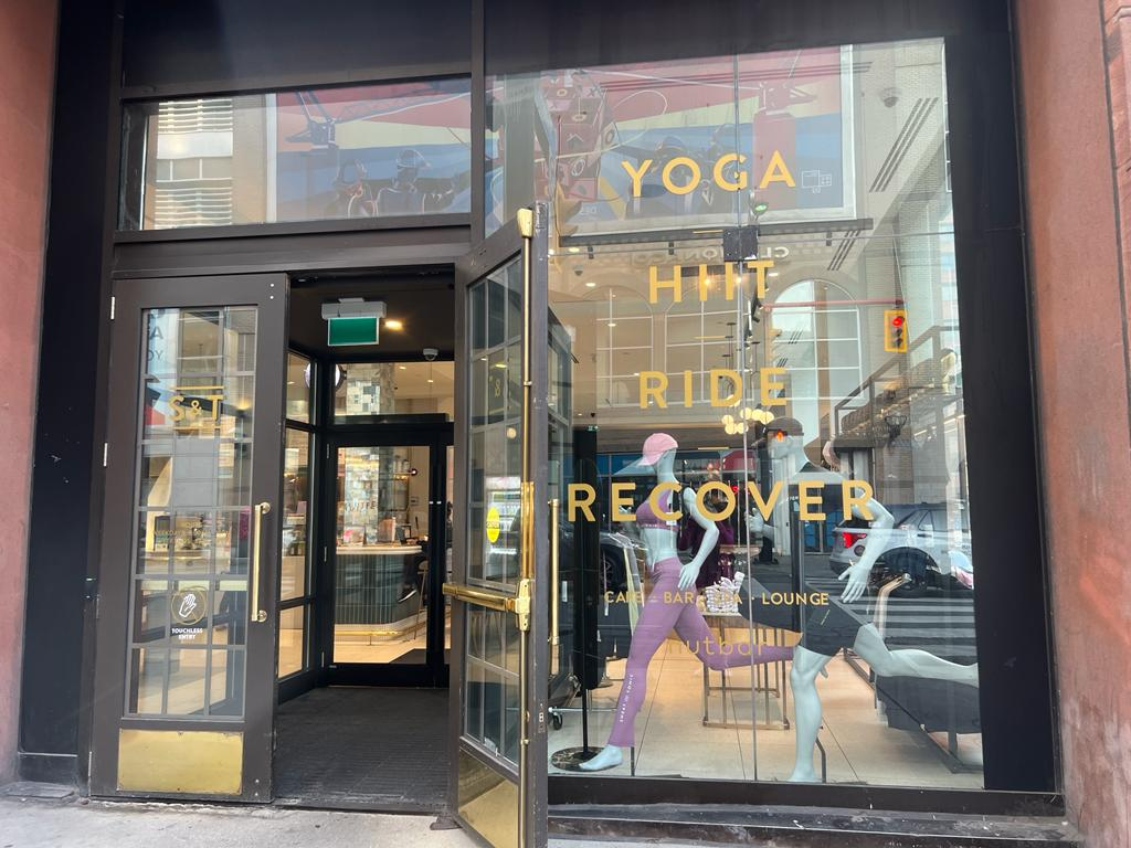 Yoga Studio – Sweat and Tonic