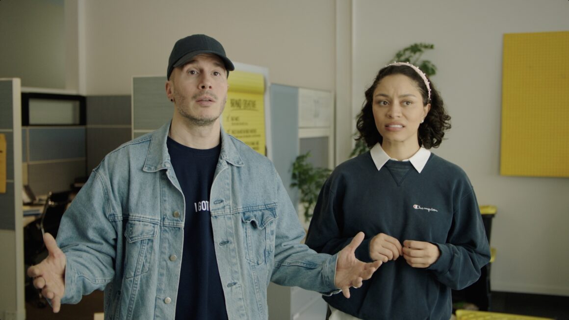 Cameo by Shawn Desman (left) on the new TV series ICONS Toronto Comedy by Taylor Patterson. (Photo: Courtesy)