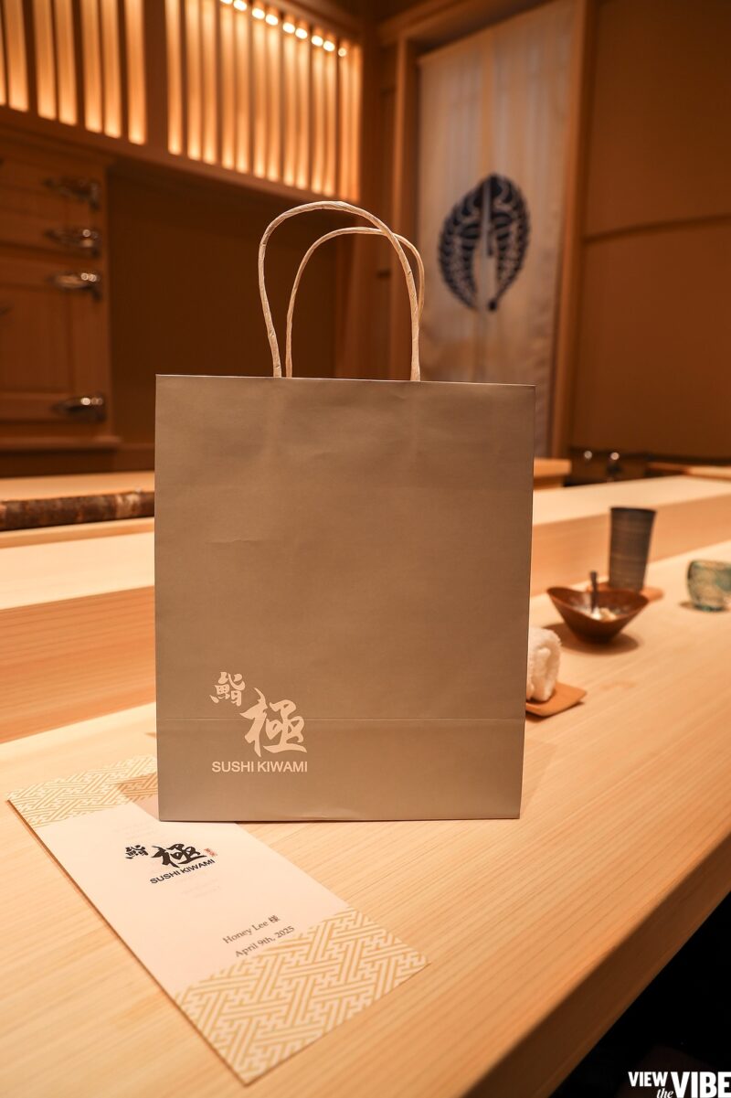 Can't finish it all? Take it to go. Or maybe even get some extra Melon cake for the nightcap (before bed, lol). 