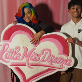 TikTok Instagram Creator @ramzzz.to from Greater Toronto Area gifts Cardi B a custom rug on his journey to find drake